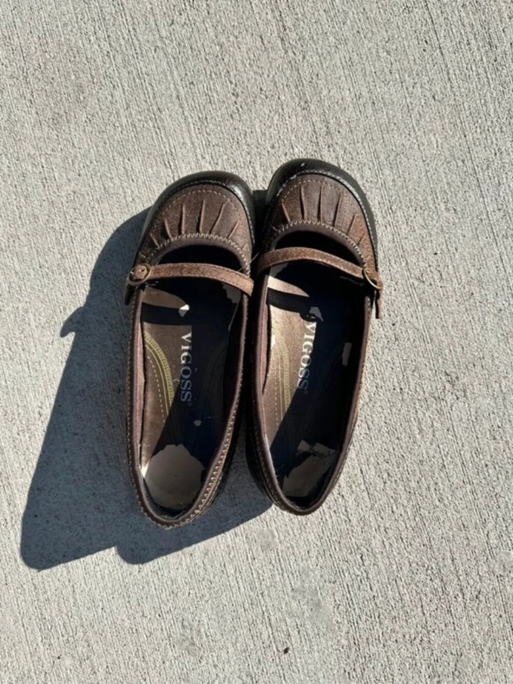 Vigoss Brown leather Mary Jane flats